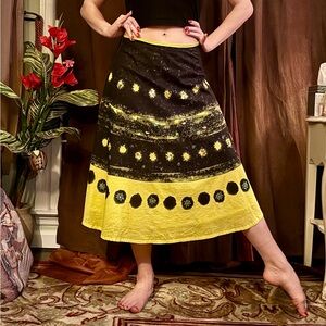 LAPIS  Vintage Yellow/Blk Sequined Tea-Length Cotton Skirt SZ. M